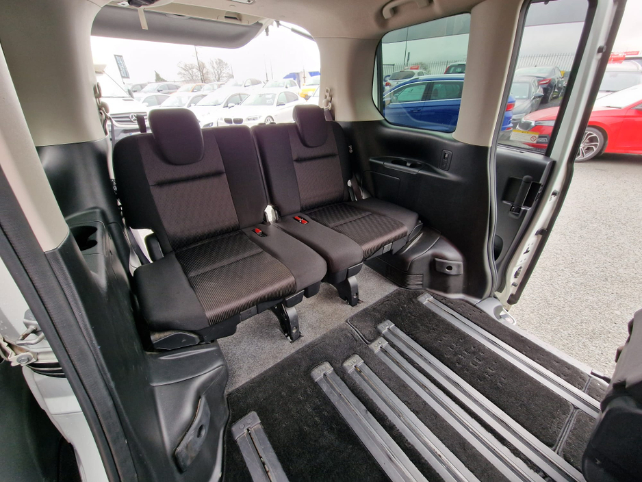 2017 Nissan Serena 2.0 PETROL HYBRID AUTOMATIC  LOW MILEAGE 8 SEATER €18,900