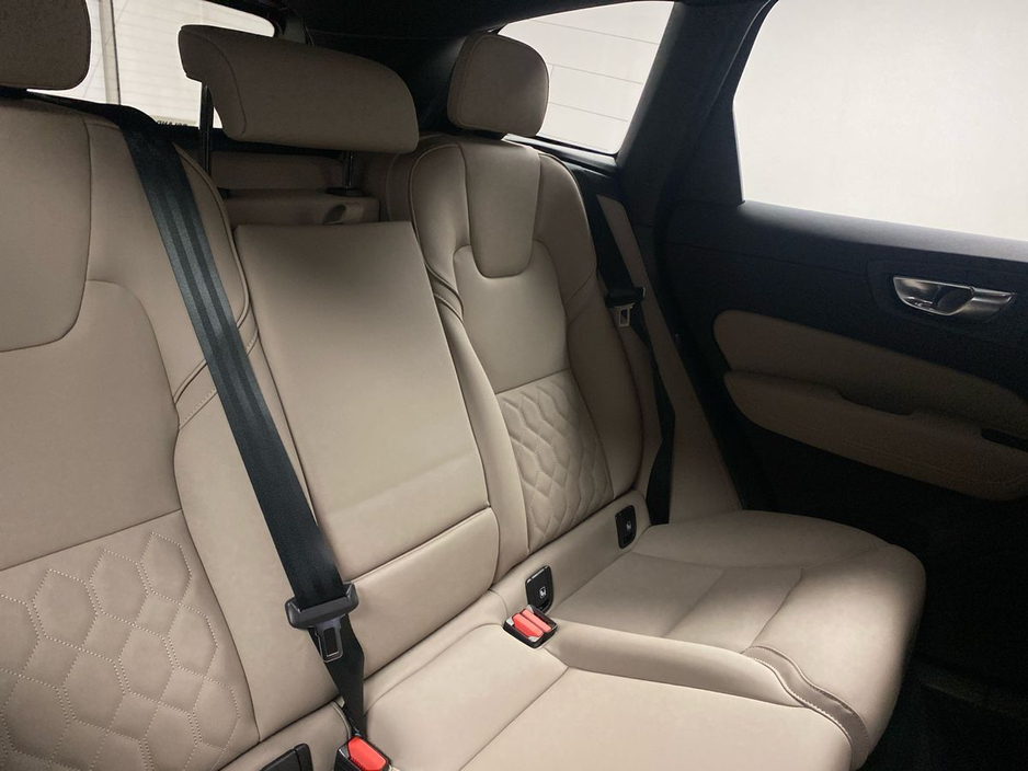 2026 Volvo XC60 - image 14