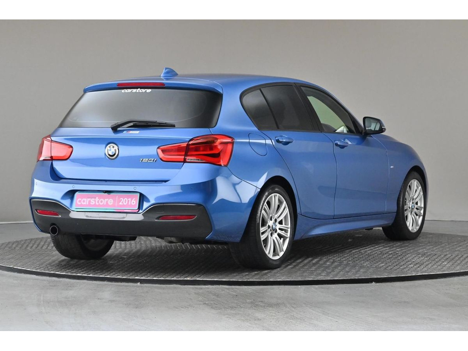 2016 BMW 1 Series - image 9