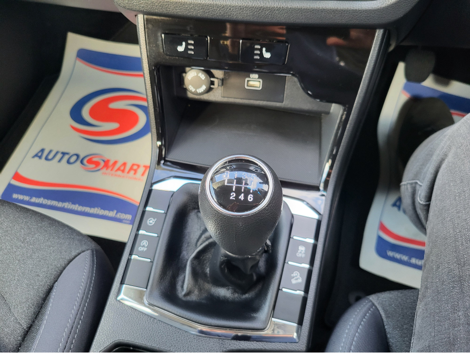 2024 Ssangyong Korando - image 24