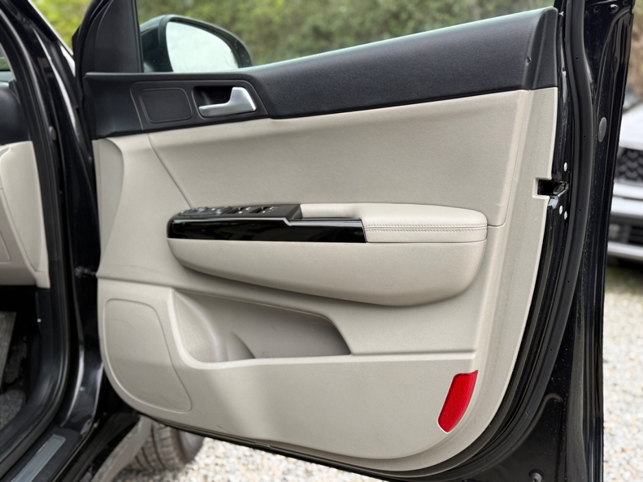 2022 Kia Sportage - image 16