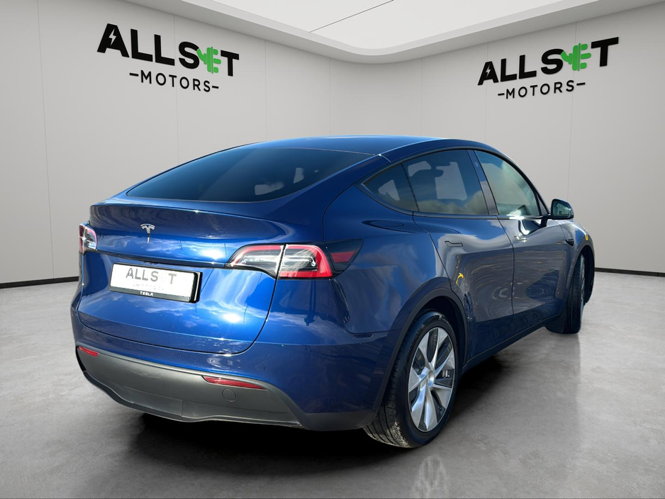 2022 Tesla Model Y - image 7