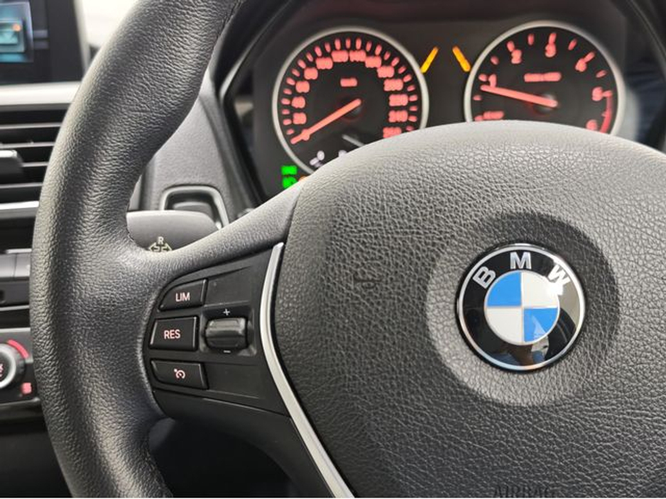 2017 BMW 1 Series - image 29