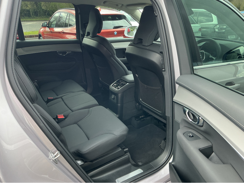 2025 Volvo XC90 - image 15