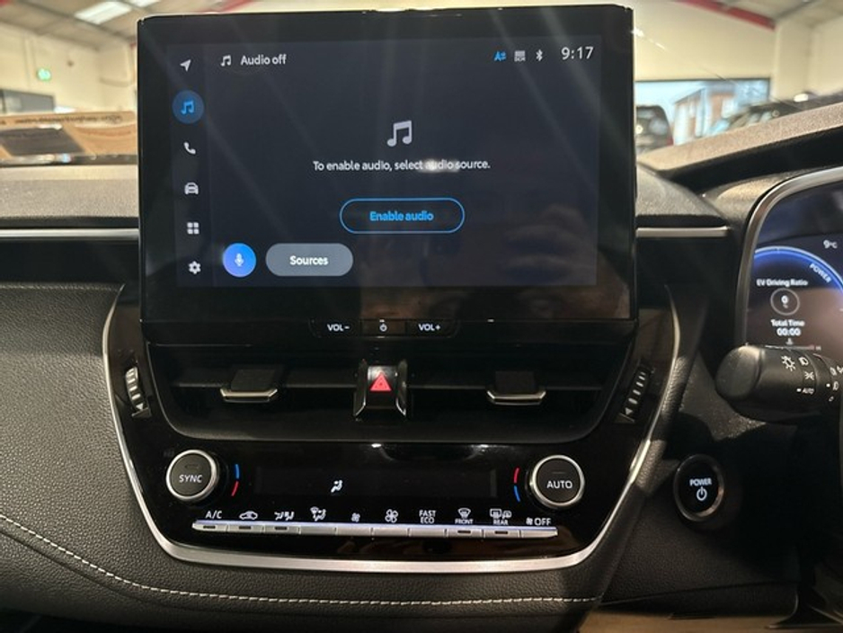 2024 Toyota Corolla - image 13