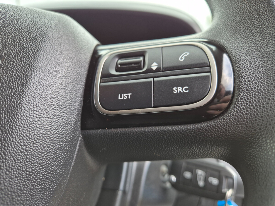 2023 Fiat Doblo - image 9