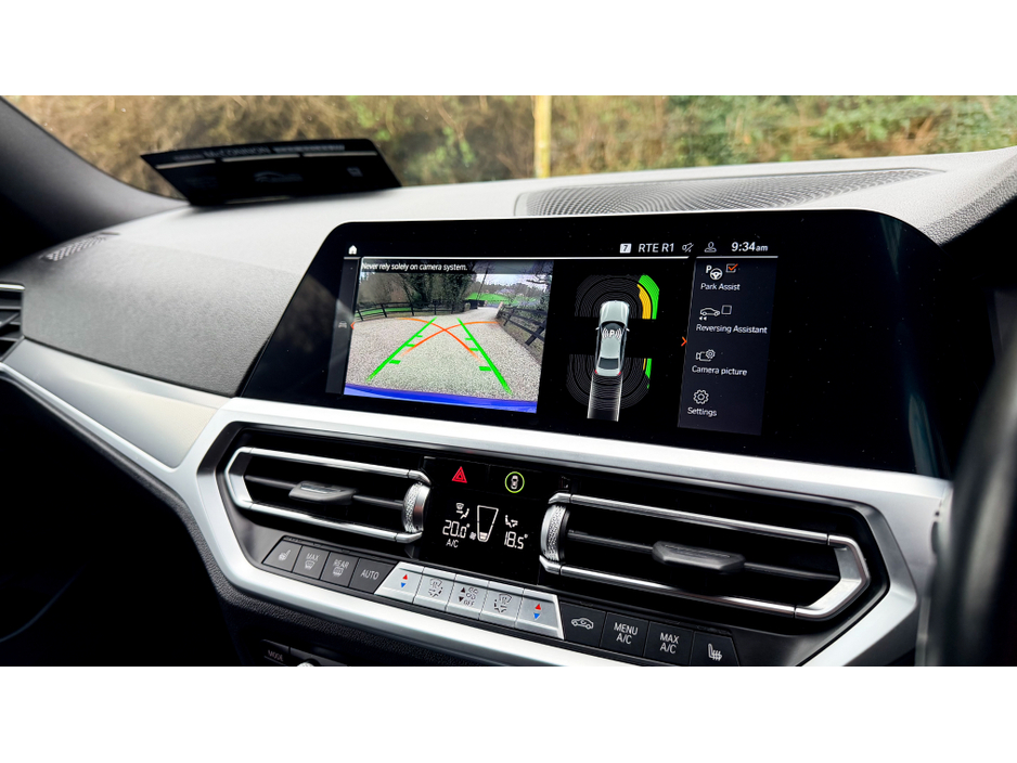 2021 BMW 3 Series - image 14