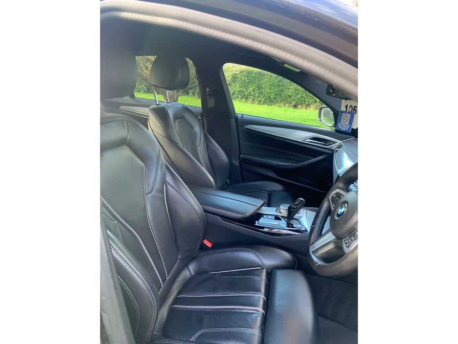 2018 BMW 5 Series - image 11