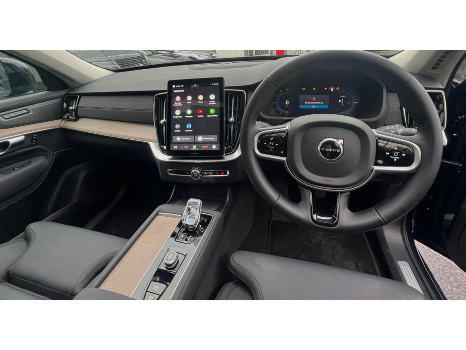 2025 Volvo XC90 T8 PLUS DARK AWD €78,950