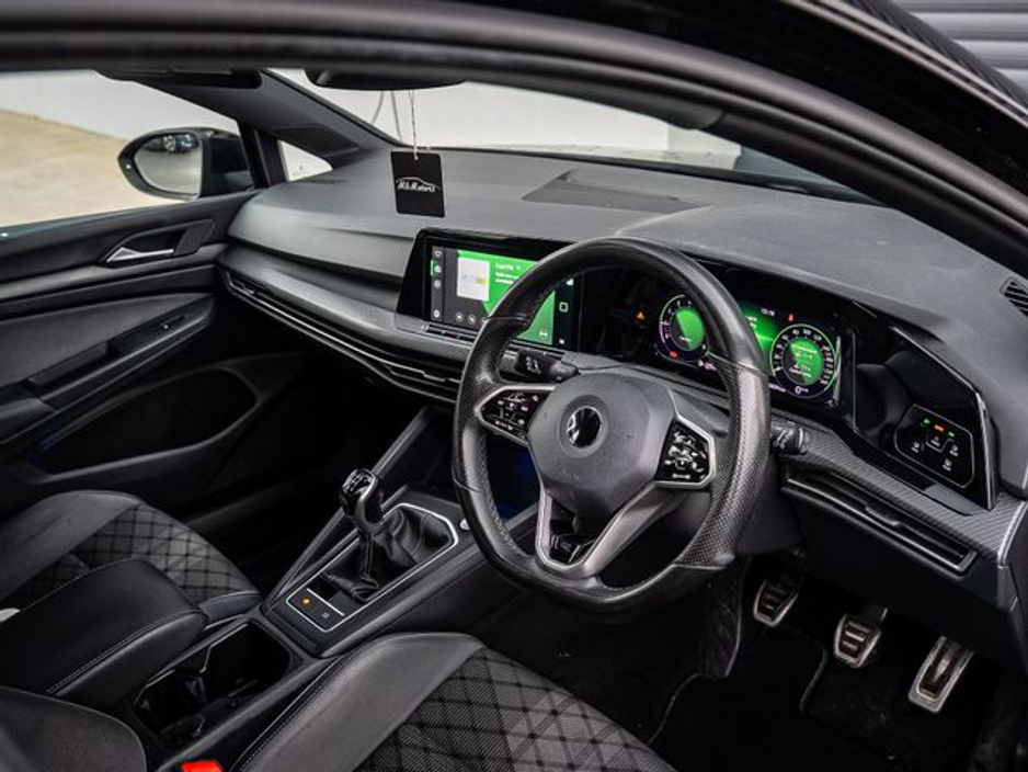 2021 Volkswagen Golf R-LINE TSI €22,450