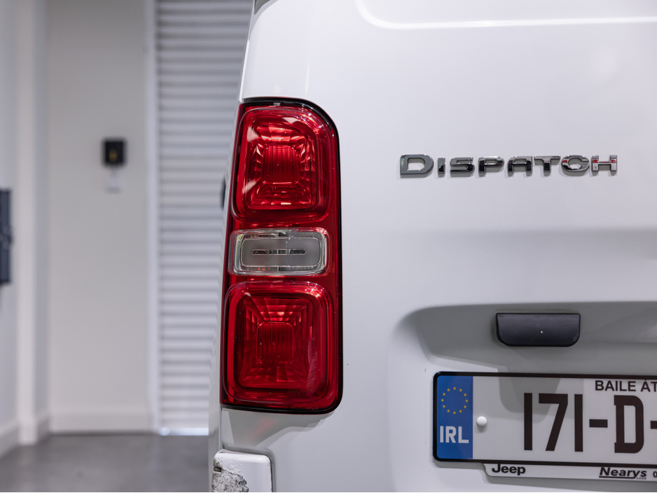 2017 Citroen Dispatch - image 10