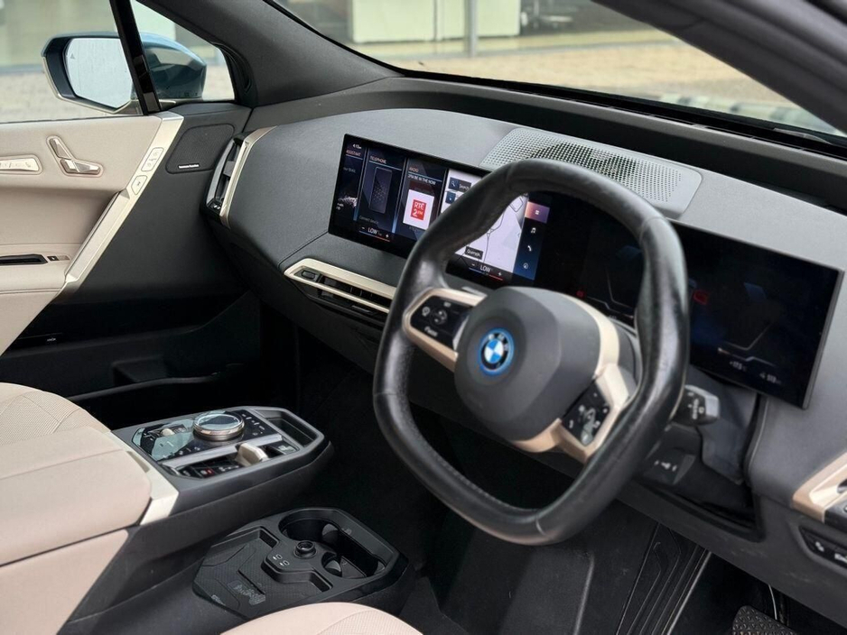 2022 BMW iX - image 4