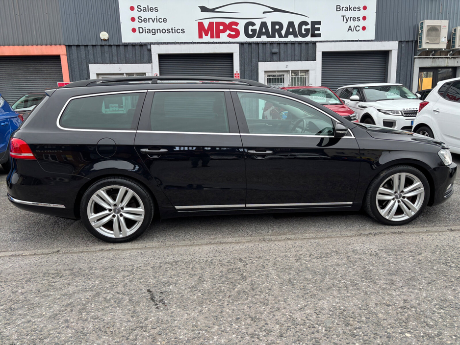 2014 Volkswagen Passat - image 8