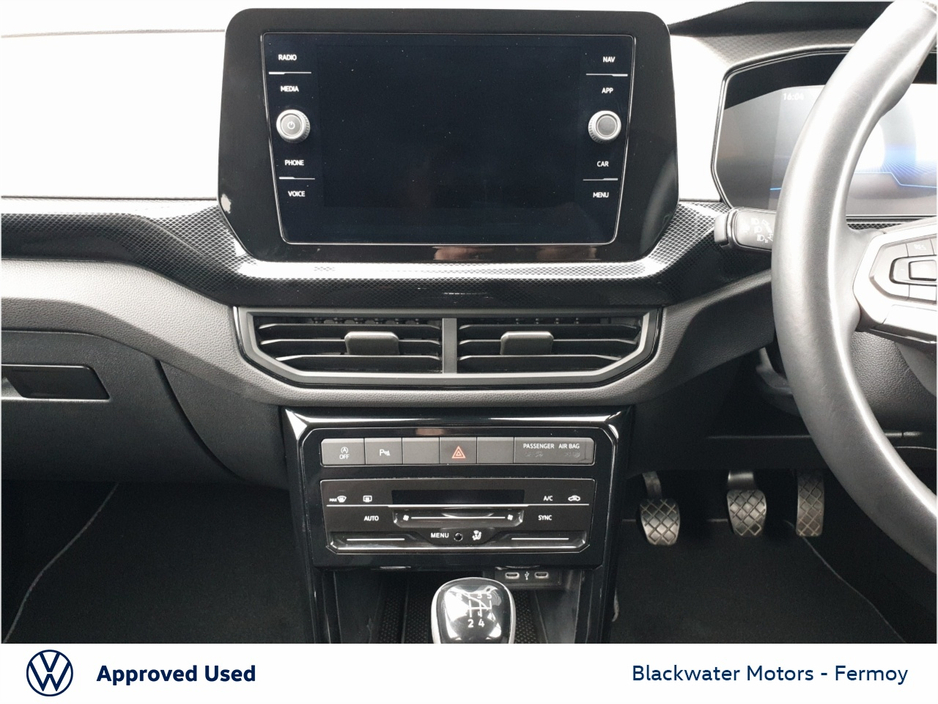 2025 Volkswagen T-Cross - image 17