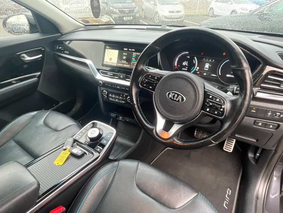 2020 Kia Niro - image 4