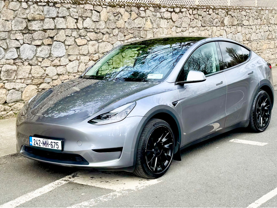2024 Tesla Model Y - image 9