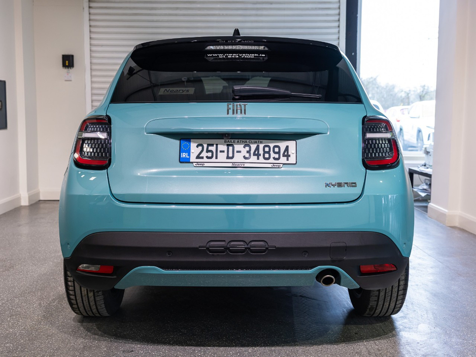 2025 Fiat 600 - image 5