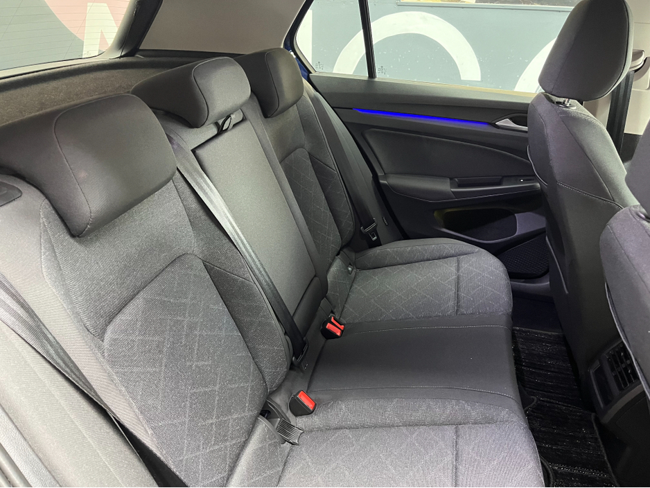 2021 Volkswagen Golf - image 10