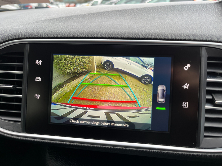 2017 Peugeot 308 - image 18