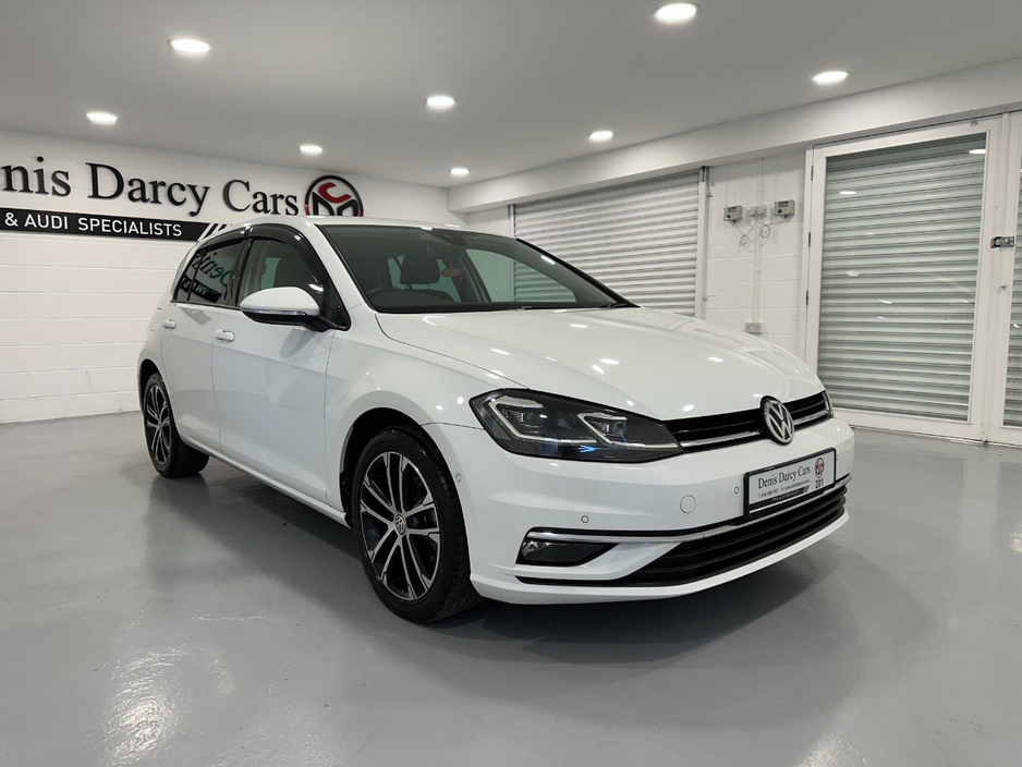 2020 Volkswagen Golf - image 2