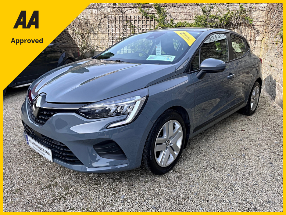 2022 Renault Clio - image 9