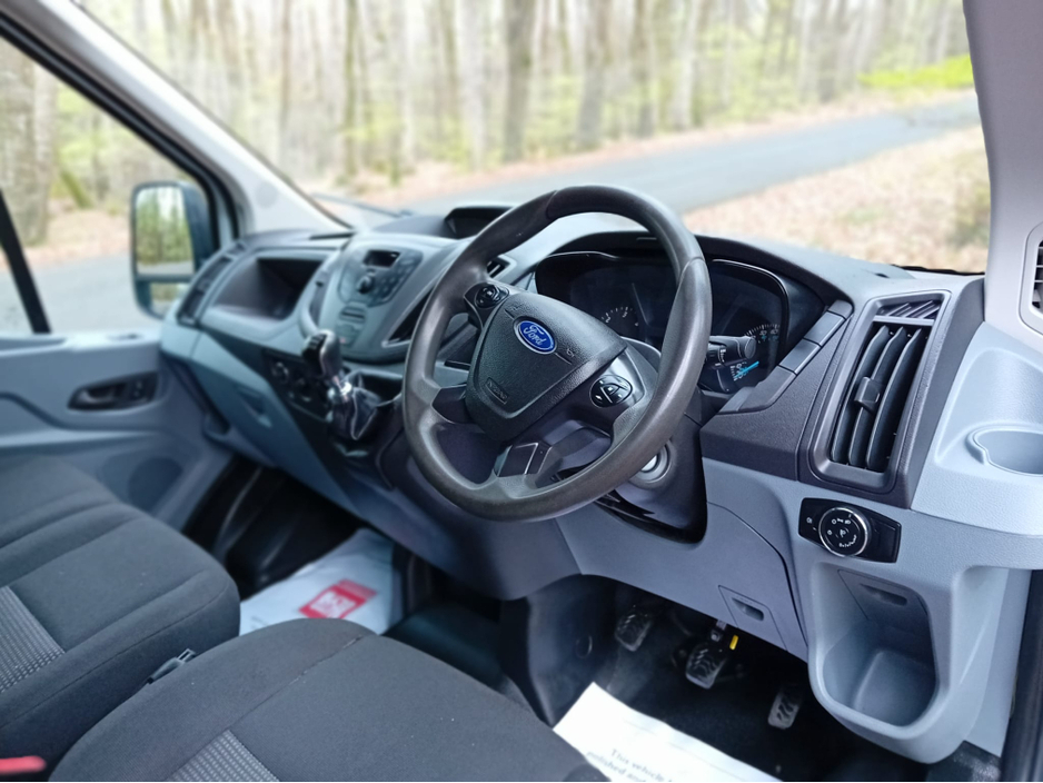 2019 Ford Transit - image 12