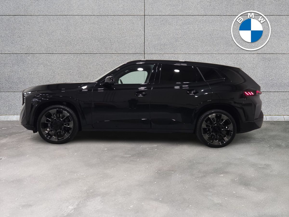 2026 BMW XM - image 3