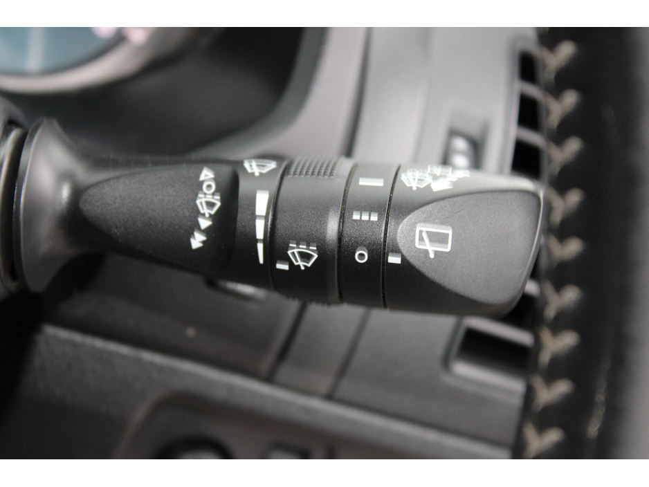 2022 Toyota Landcruiser - image 22