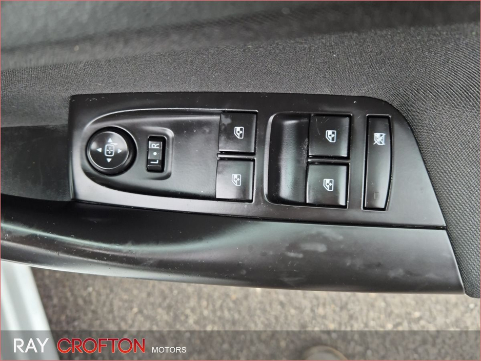 2019 Opel Astra - image 17