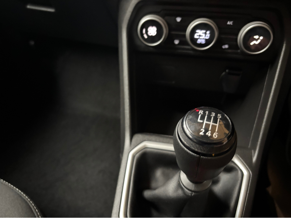 2023 Dacia Jogger - image 14