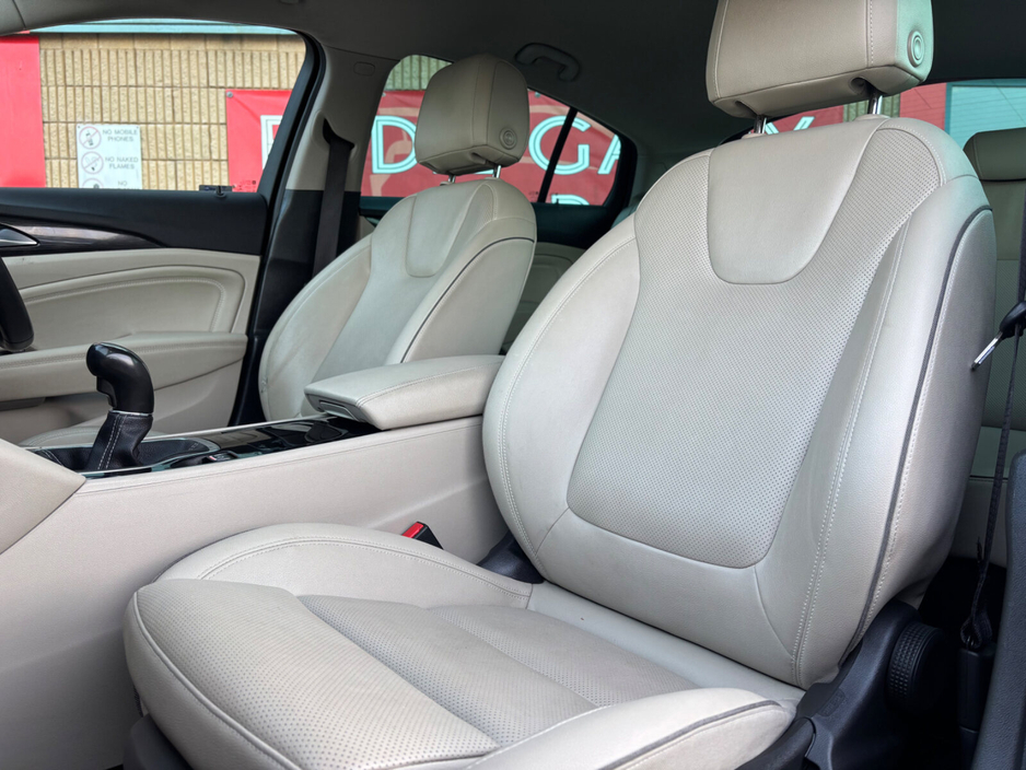 2017 Opel Insignia - image 13