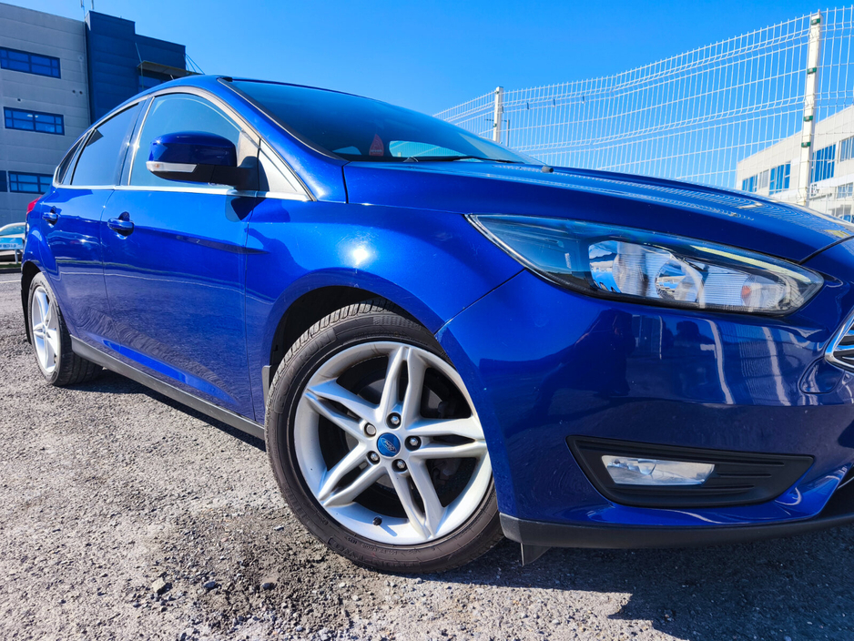 2015 Ford Focus - image 4