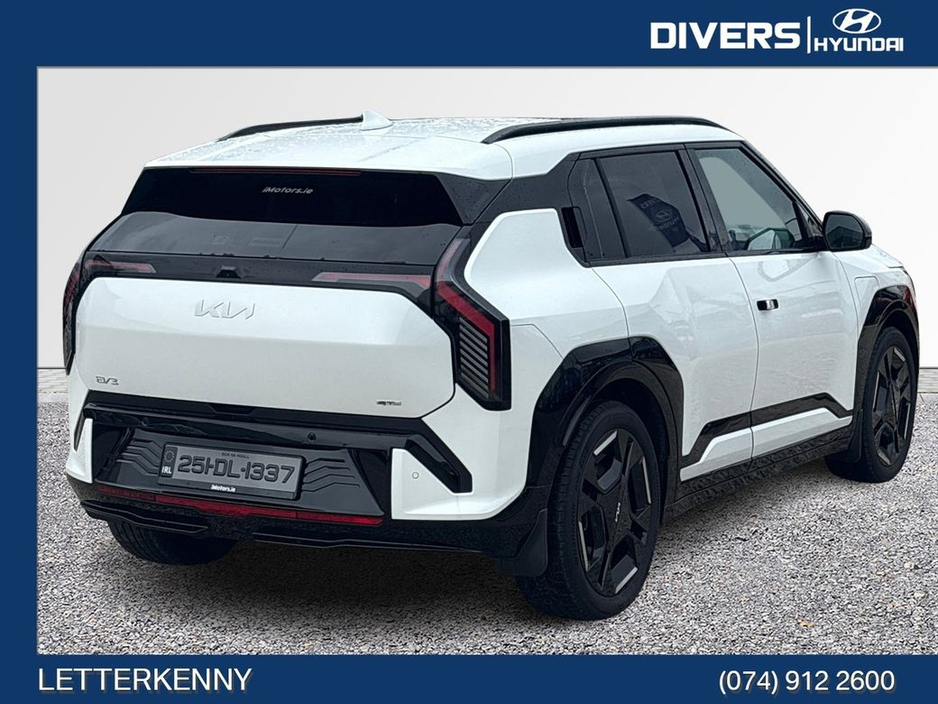 2025 Kia EV3 - image 8