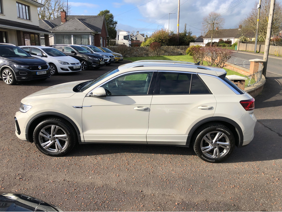 2024 Volkswagen T-Roc - image 7