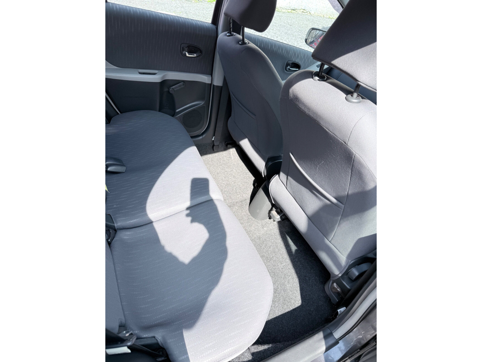 2009 Toyota Yaris - image 16