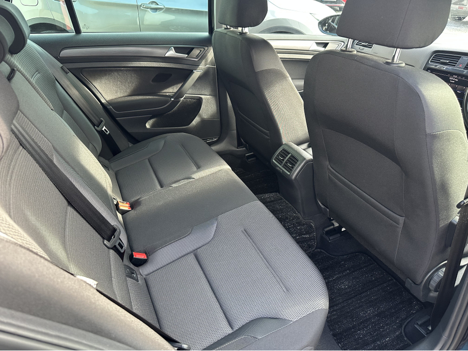 2018 Volkswagen Golf - image 11