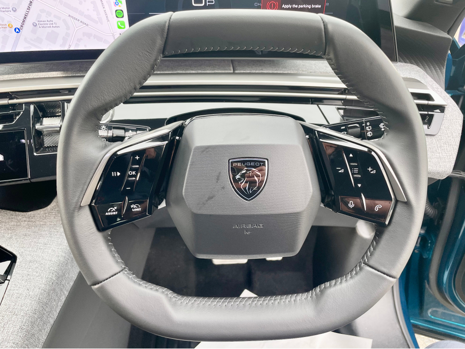 2025 Peugeot 5008 - image 13