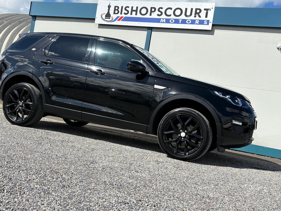 2017 Land Rover Discovery Sport - image 3
