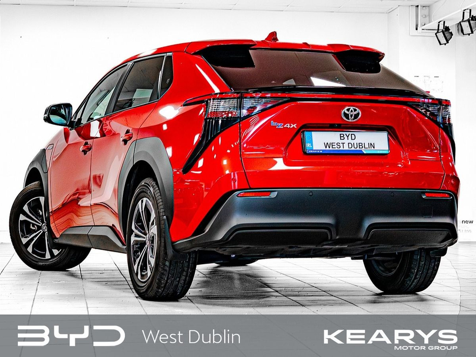 2024 Toyota bZ4X - image 2