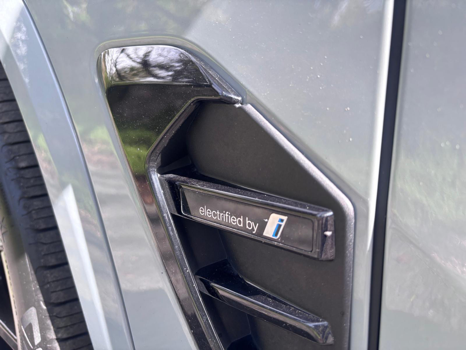 2023 BMW X5 - image 15