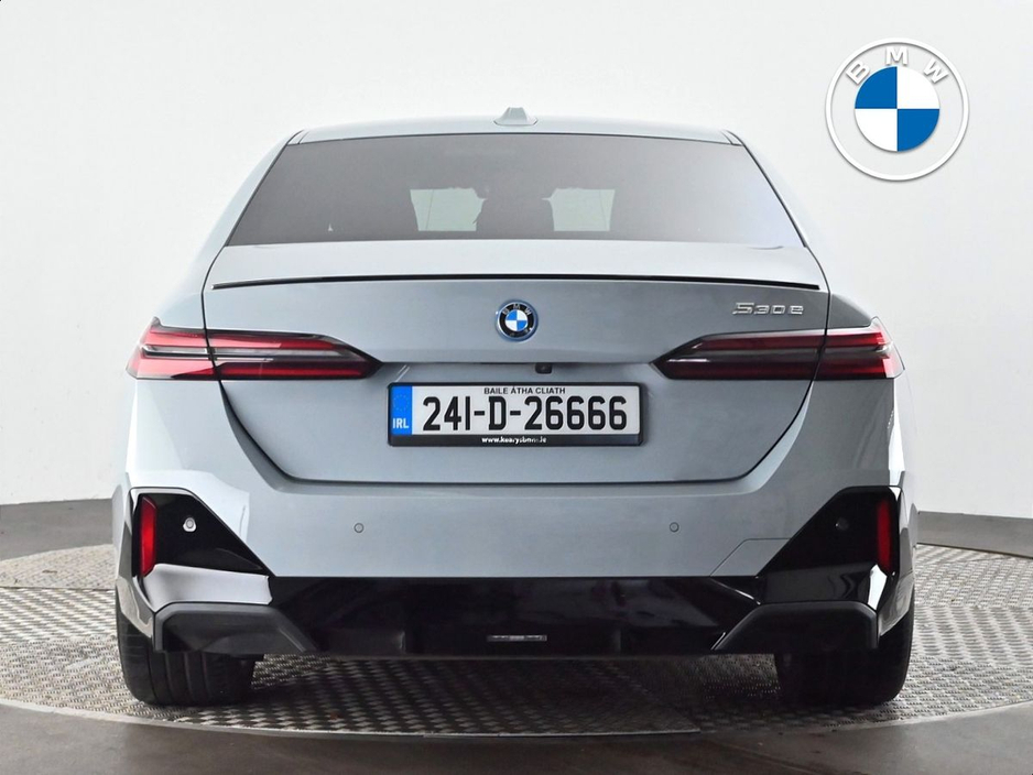 2024 BMW 5 Series - image 15