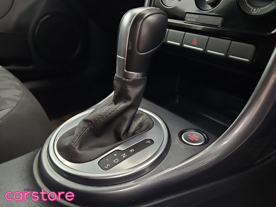 2017 Volkswagen Beetle - image 19