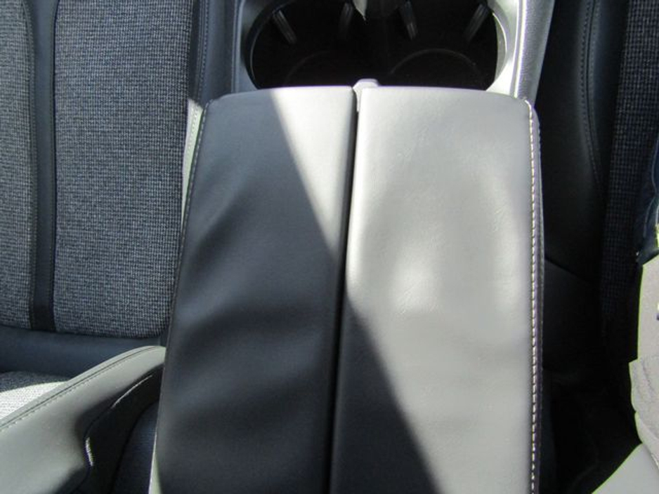 2018 Peugeot 3008 - image 38