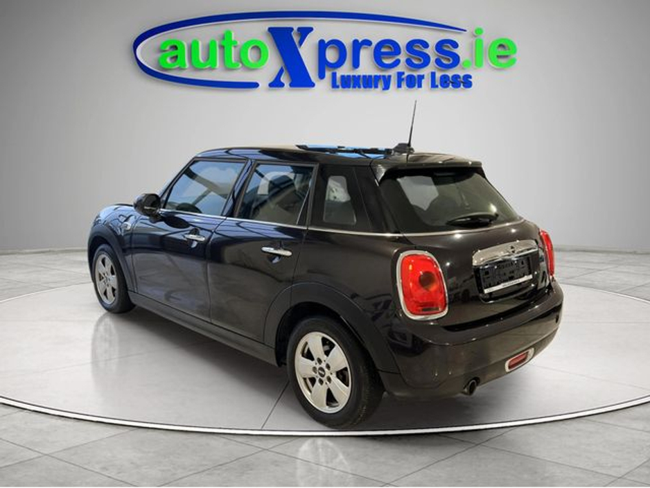 2016 MINI Cooper 1.2 Automatic, Reversing camera €13,895