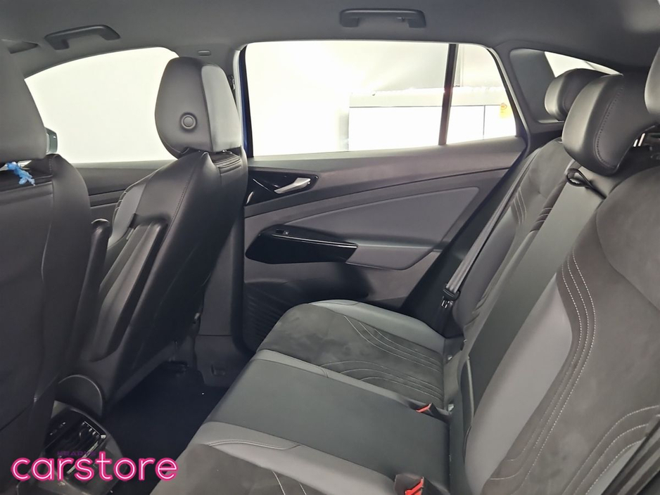 2023 Volkswagen ID.4 - image 13