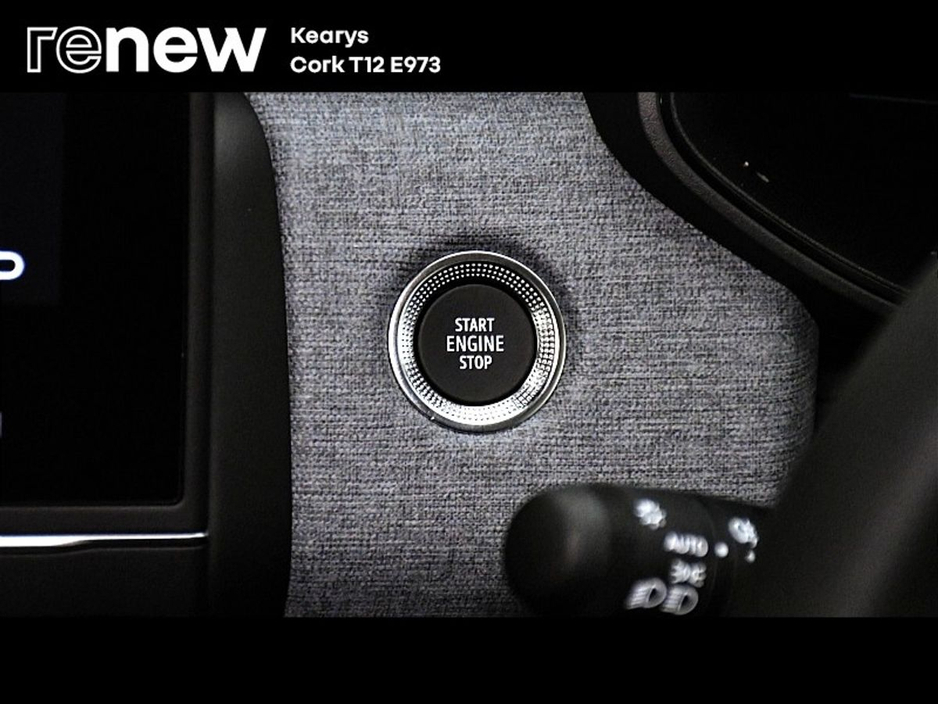 2025 Renault Clio - image 14