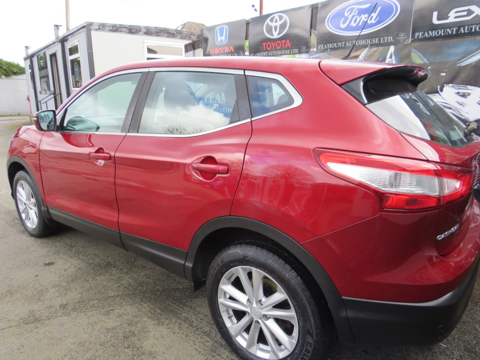 2014 Nissan Qashqai - image 6