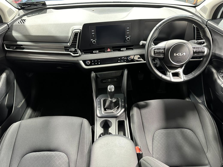 2022 Kia Sportage - image 9