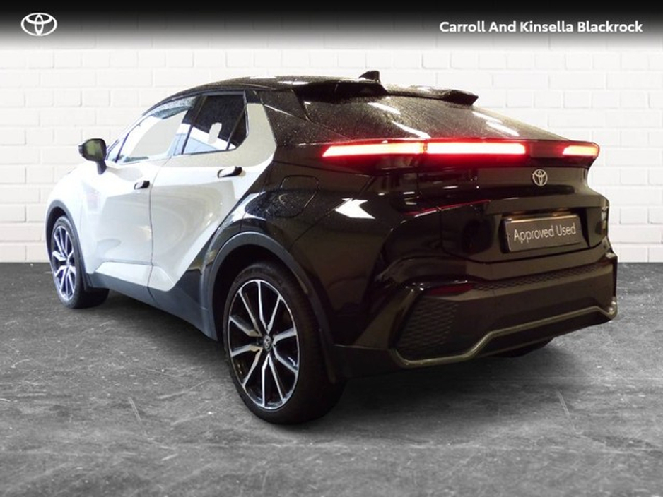 2024 Toyota C-HR - image 2