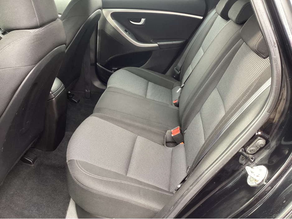 2013 Hyundai i30 - image 14